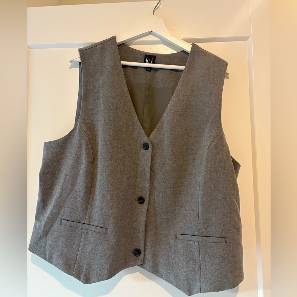 Final price * GAP Gray vest XL